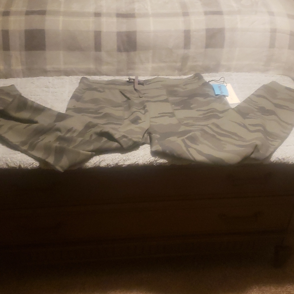 Green came sweatpants